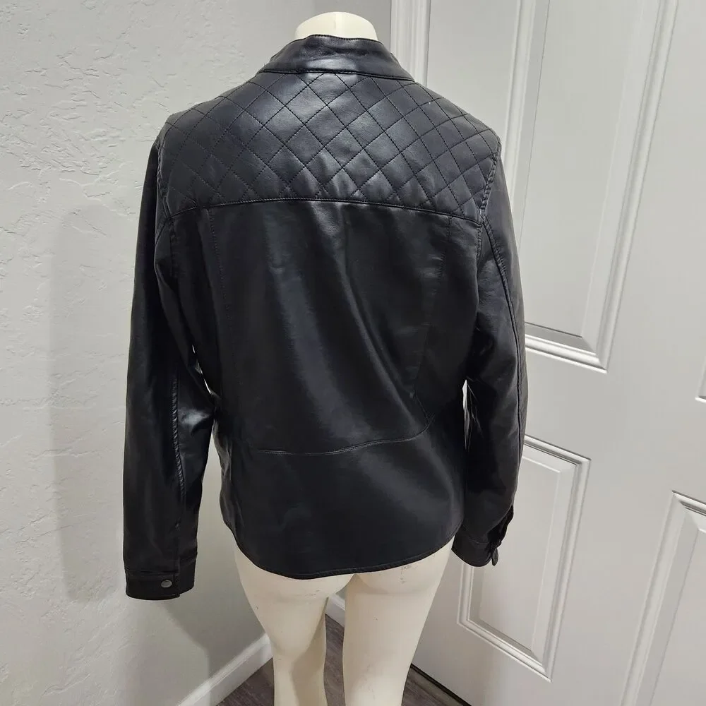 JouJou Women’s Medium Black Faux‎ Leather Full Zip Crop Style Motorcycle Jacket